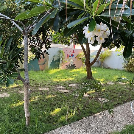 Tiga Spies Hostel Kuta  Экстерьер фото