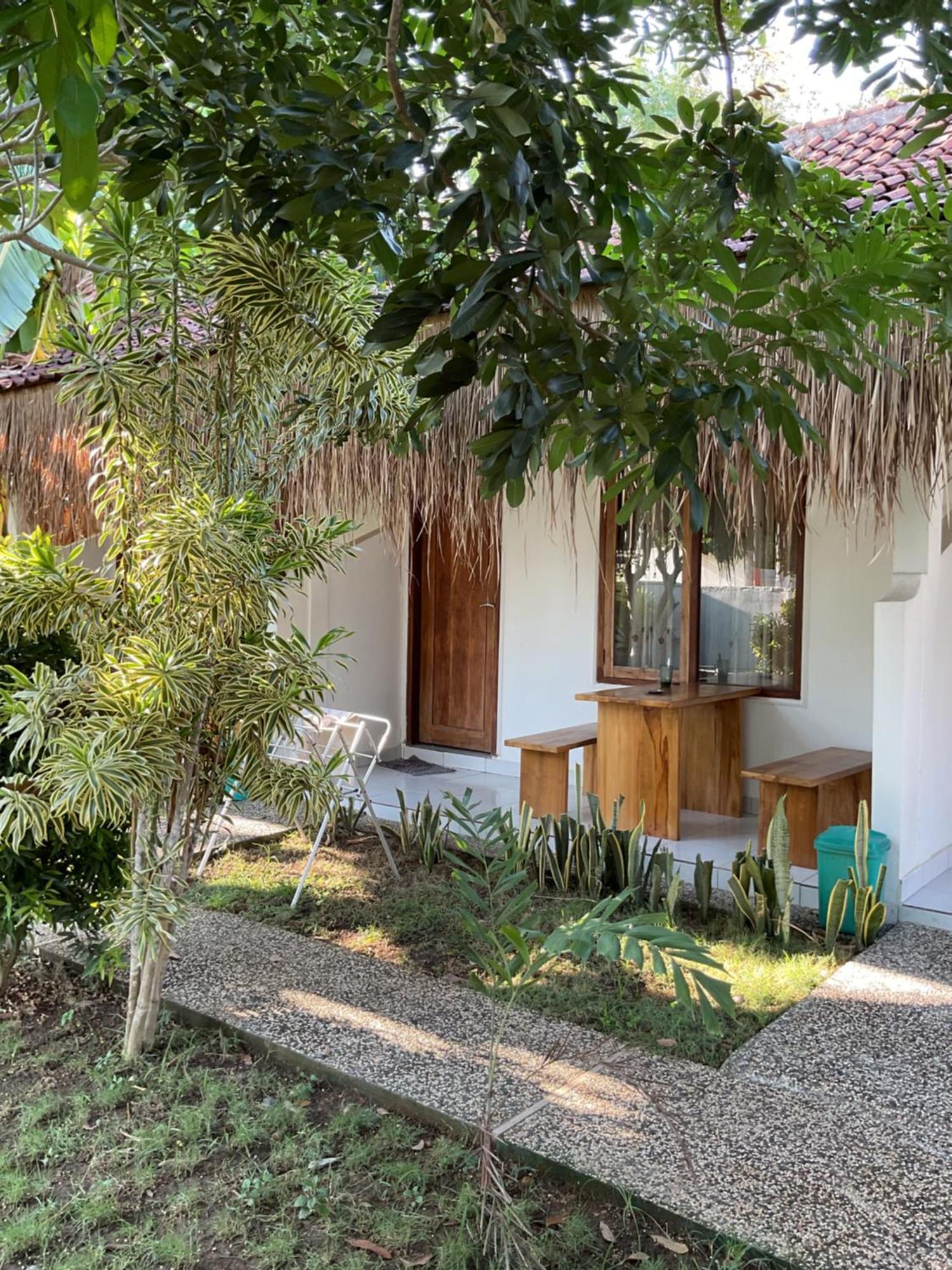 Tiga Spies Hostel Kuta  Экстерьер фото